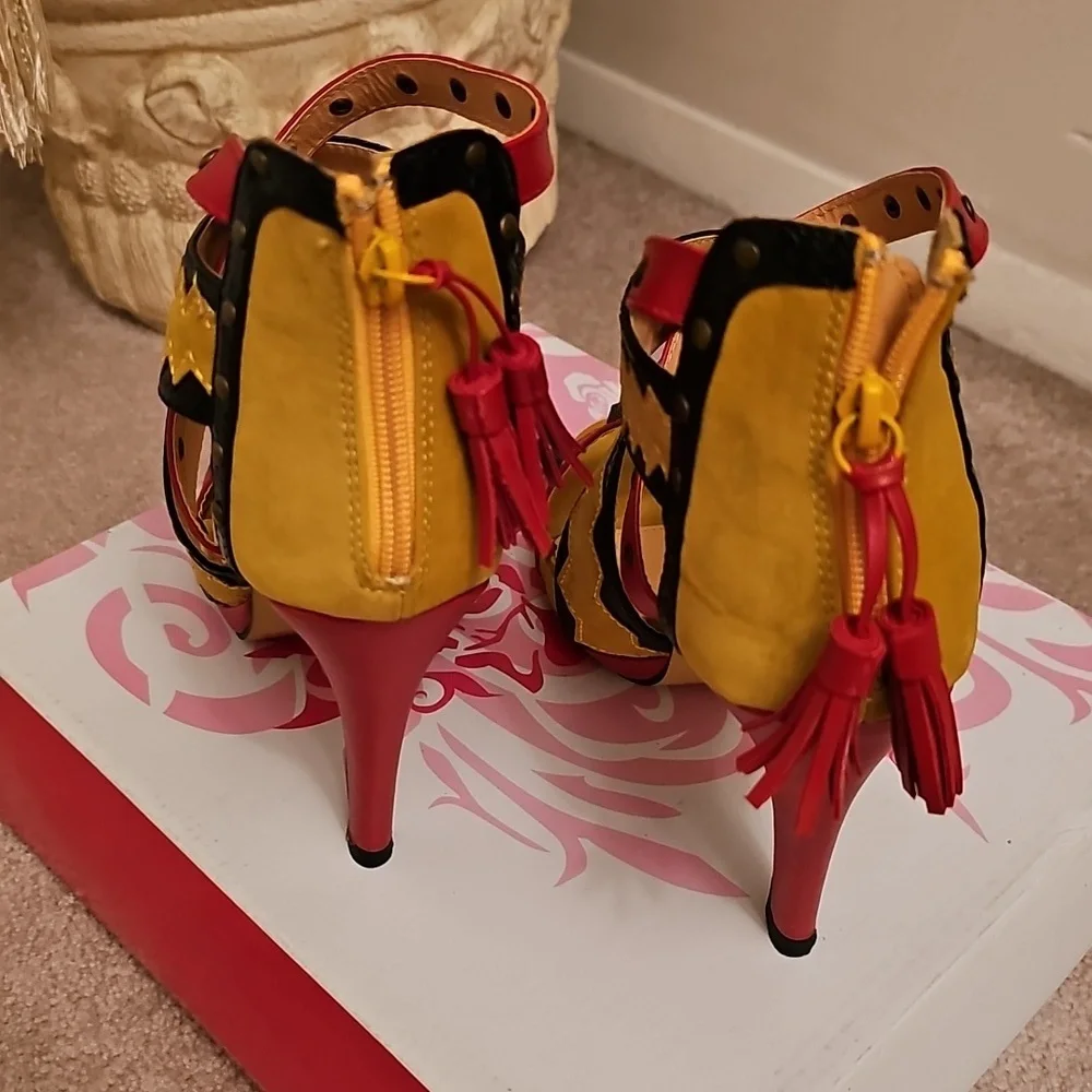 WILD ROSE RED/GOLD PLATFORM HEELS